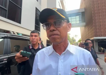 Afrizal Sintong,Mantan Bupati Rokan Hilir,Diperiksa kejati Riau ( FOTO : Antara)