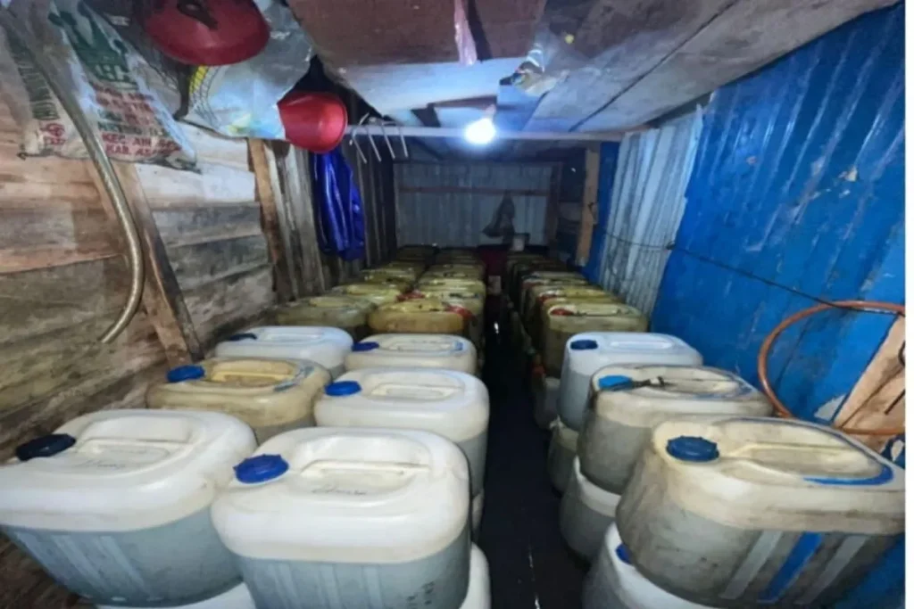 Sindikat Solar Subsidi di Rohil Dibongkar SUMBER FOTO : ANTARA RIAU 