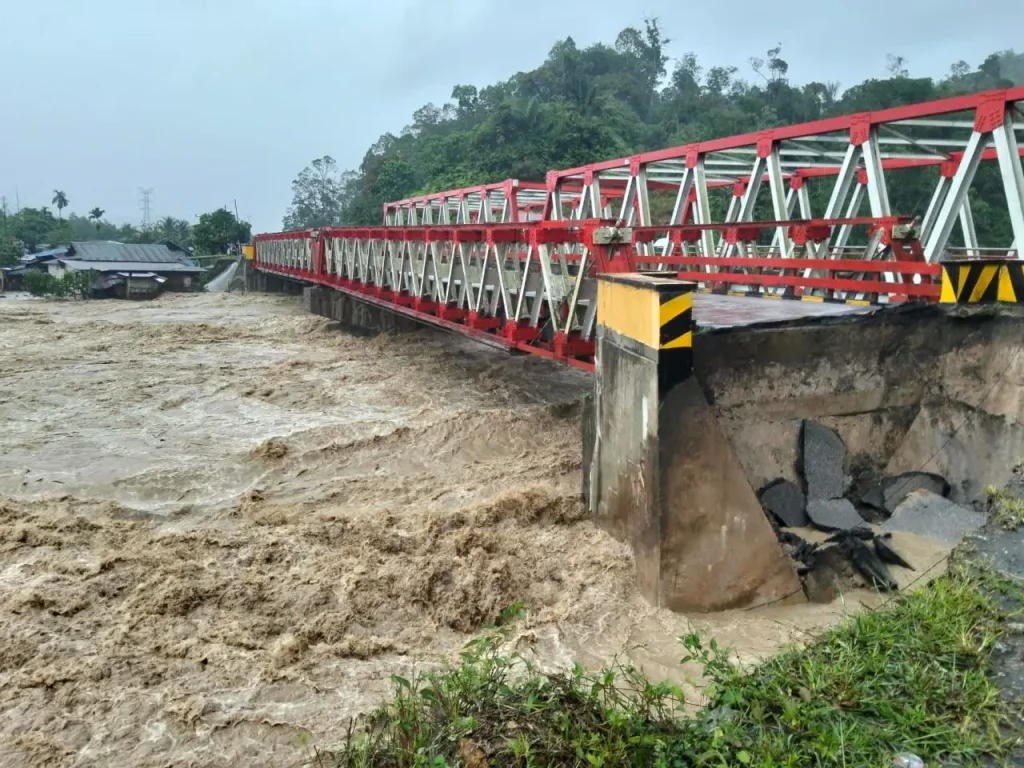 Empat Kabupaten di Sumut Dihantam Banjir dan Longsor