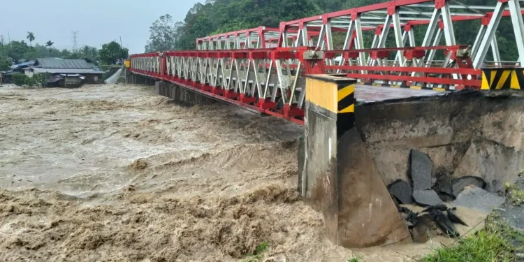 Empat Kabupaten di Sumut Dihantam Banjir dan Longsor